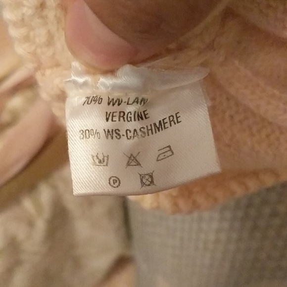 Sweater - Picture 6 of 7